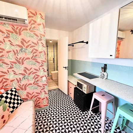 Groovy Feelin' Apartment *